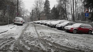 PSD îl “îngroapă” în zăpadă pe Emil Boc: “Există posibilitatea să manifestaţi un minim interes pentru drumurile înzăpezite?”